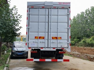 浙江翼開啟廂式半掛車制造廠